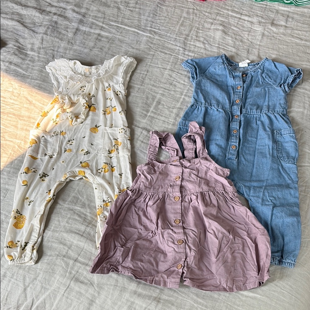 12 piece bundle of baby girl clothes size 18months. Lightly Worn. H&M and more - Picture 5 of 5
